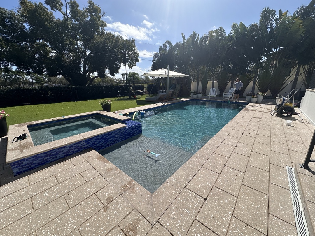 Green pool before and after cleanup — Sunshine Pool Group removes algae and restores water clarity in Pinellas County